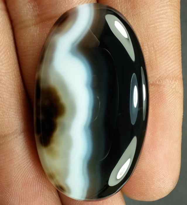 53.58 Carats Agate 38.87 x 22.57 x 7.27 mm