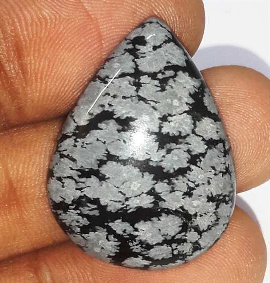 21.48 Carats Snow Obsidian 27.99 x 21.42 x 5.84 mm