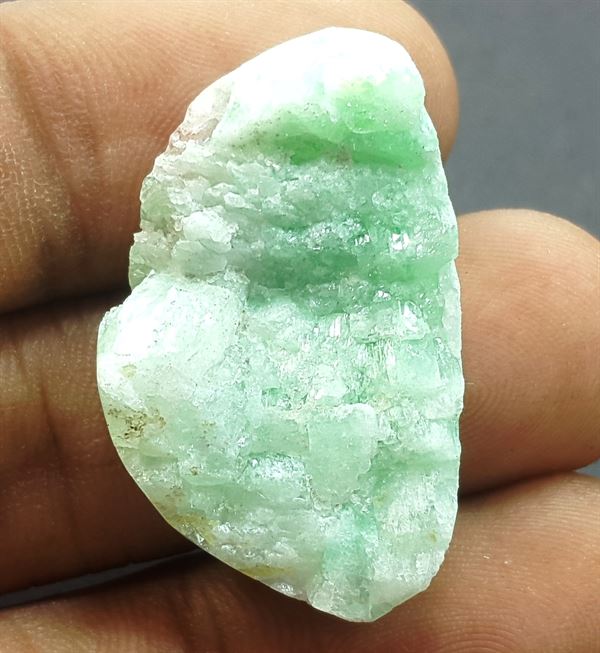 27.09 Carats Natural Zeolite 29.58 X 17.32 X 8.84 mm